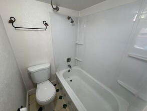 6 SW Cleveland Ave in Bend, OR - Building Photo - Building Photo