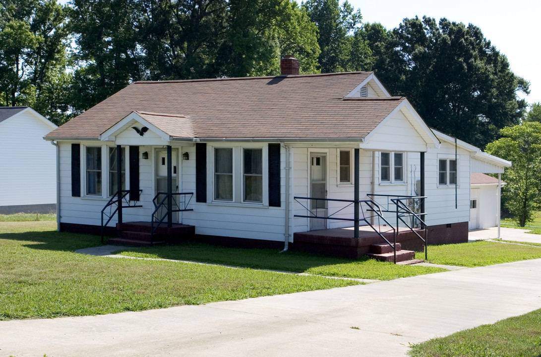 726 Crown Point Dr in Salisbury, NC - Building Photo