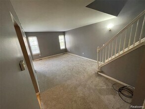 8767 Hardwood Dr in Belleville, MI - Building Photo - Building Photo