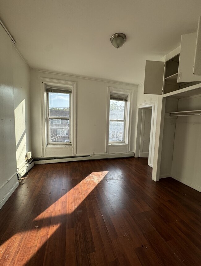 285 Old Bergen Rd, Unit 1 in Jersey City, NJ - Building Photo - Building Photo