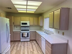 2516 Sunup Dr in Las Vegas, NV - Building Photo - Building Photo