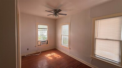 2010 Taft St in Houston, TX - Building Photo - Building Photo