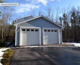 11 Pinecrest Dr in York, ME - Foto de edificio - Building Photo