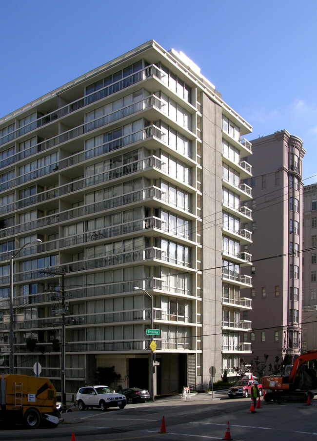 Broadway Towers in San Francisco, CA - Building Photo - Building Photo