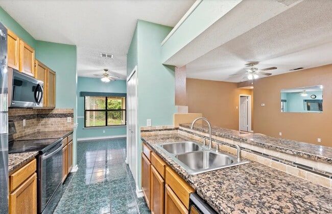 9135 Deer Vlg in San Antonio, TX - Building Photo - Building Photo