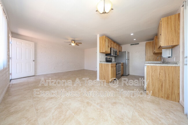 property at 3932 N Park Ave