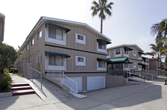 4369-4379 Hamilton St in San Diego, CA - Building Photo - Building Photo