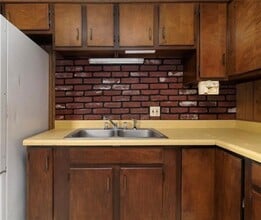 14 Douglas St in West Warwick, RI - Foto de edificio - Building Photo