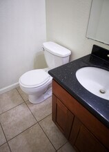 8272 Center Pky, Unit 111 in Sacramento, CA - Building Photo - Building Photo