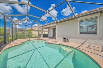 2727 Via Piazza Loop in Ft. Myers, FL - Building Photo - Building Photo
