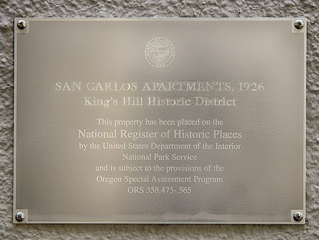 San Carlos Apartments in Portland, OR - Foto de edificio - Building Photo