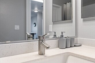 2507 W Villa Rita Dr, Unit SI ID1244299P in Phoenix, AZ - Building Photo - Building Photo