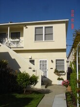 917 15th St, Unit E in Santa Monica, CA - Building Photo - Building Photo