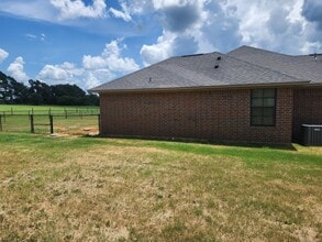 13372 Country Meadow Ln in Lindale, TX - Building Photo - Building Photo