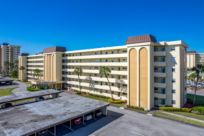 Hamilton House at Sea Towers in St. Petersburg, FL - Foto de edificio - Building Photo