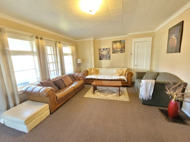 163 W End Ave, Unit 3 in Binghamton, NY - Foto de edificio - Building Photo