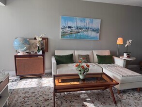 33 S Gulfstream Ave in Sarasota, FL - Building Photo - Building Photo