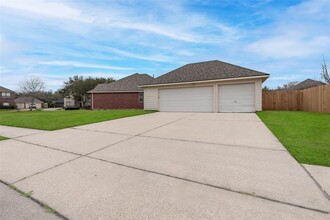 3305 Edgewater Bend Ct in Pearland, TX - Foto de edificio - Building Photo