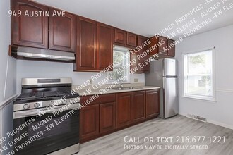 949 Austin Ave in Akron, OH - Foto de edificio - Building Photo