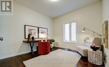33 Schuster Ln in Vaughan, ON - Building Photo - Building Photo