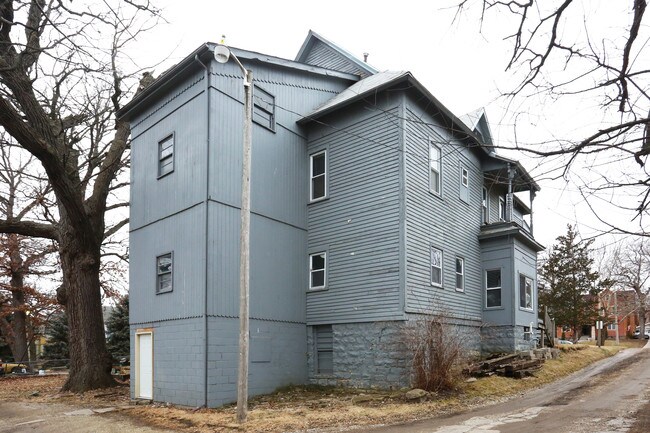 1615 Arlington Ave in Des Moines, IA - Building Photo - Building Photo