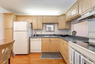 140 Lake Nancy Ln in West Palm Beach, FL - Foto de edificio - Building Photo