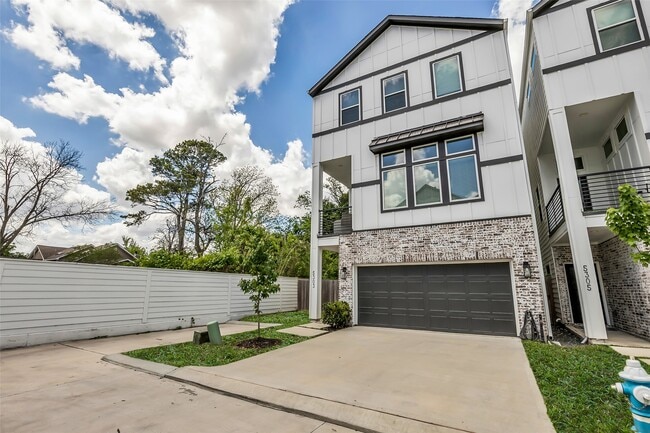 5303 Donovan Gdns Ln