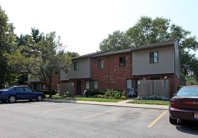 Pataskala Village Square Apartments in Pataskala, OH - Building Photo - Building Photo