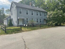 27 Snell St in Sturbridge, MA - Building Photo