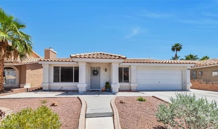 904 Ambusher St in Henderson, NV - Foto de edificio