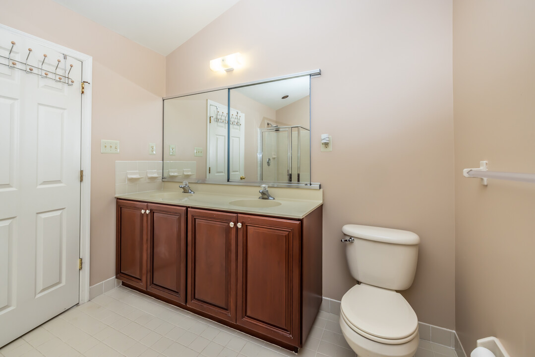 171 Madison Way in Downingtown, PA - Building Photo