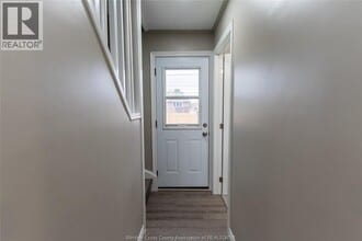 1951 Larkin Rd in Windsor, ON - Building Photo - Building Photo