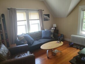 977 Hancock St in Quincy, MA - Building Photo - Building Photo