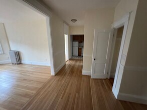 1127 Commonwealth Ave in Boston, MA - Foto de edificio - Building Photo