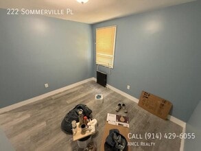 222 Sommerville Pl in Yonkers, NY - Building Photo - Building Photo