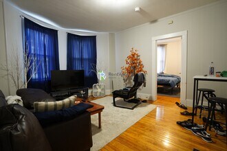1681 Commonwealth Ave in Boston, MA - Building Photo - Building Photo