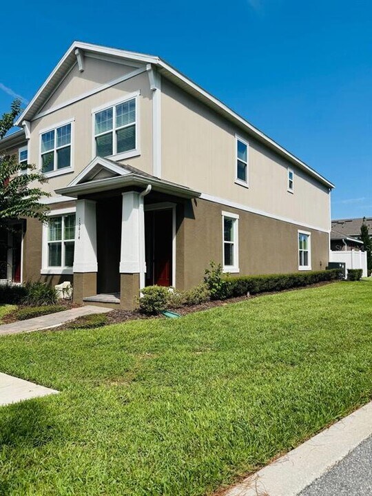 15614 Jungle Aly in Winter Garden, FL - Building Photo