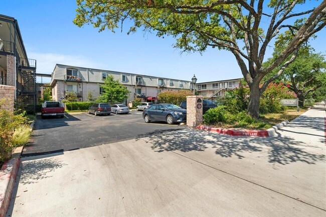 property at 2425 Ashdale Dr