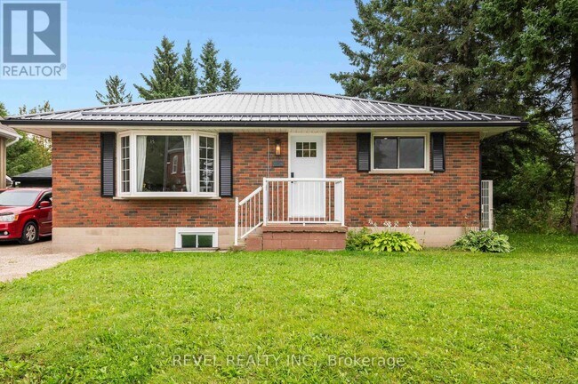 215 Main St W in Shelburne, ON - Building Photo - Building Photo