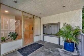 24 Westwind St, Unit G in Marina Del Rey, CA - Building Photo - Building Photo