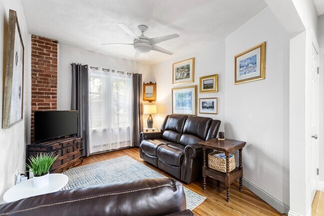 7 Bedford St, Unit #1R
