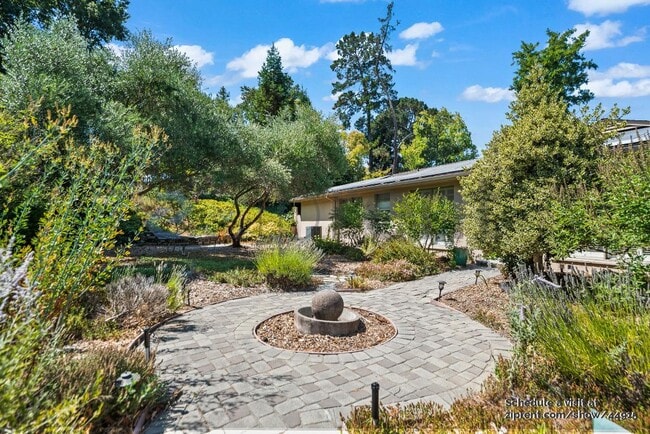 1033 Upper Happy Valley Rd in Lafayette, CA - Building Photo - Building Photo