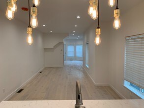 42 Navy St, Unit 2 in Los Angeles, CA - Building Photo - Building Photo