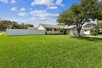 510 Kingbird Cir in Delray Beach, FL - Building Photo - Building Photo