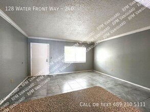 128 Water Front Way in Altamonte Springs, FL - Building Photo - Building Photo