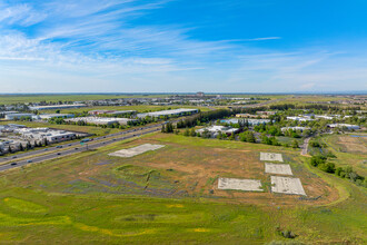 West Oaks Apartments in Rocklin, CA - Building Photo - Building Photo