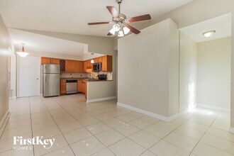 8908 N Hamner Ave in Tampa, FL - Building Photo - Building Photo