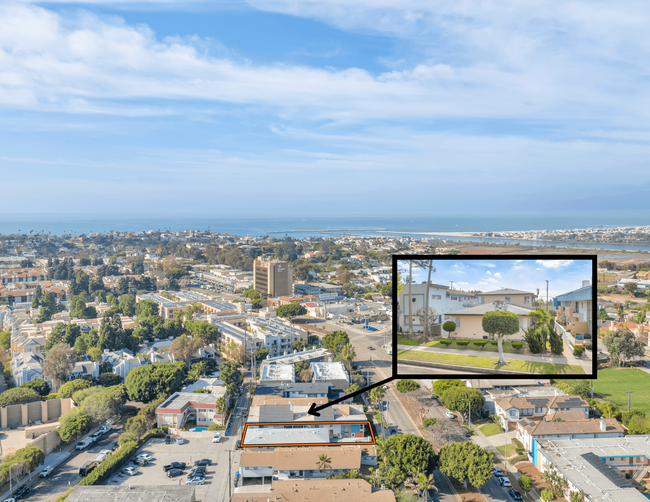 7832 W Manchester Ave in Playa Del Rey, CA - Building Photo - Building Photo