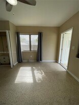 940 SW 10th St in Miami, FL - Building Photo