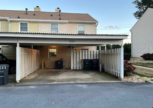 1022 Old Holcomb Bridge Rd in Roswell, GA - Building Photo - Building Photo